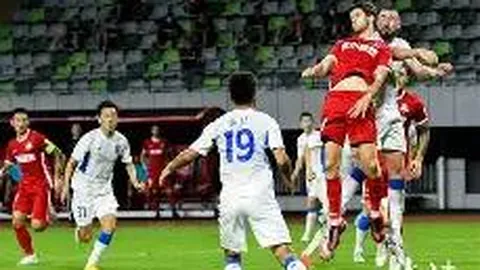 沙尔克04与勒沃库森战平，卡利朱里点球破门，米兰达自摆乌龙